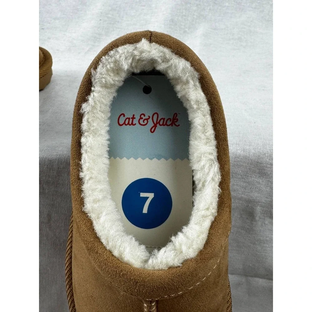 Cat & Jack‎ Toddler Boys Girls Chestnut Faux Suede Fur Lined Slippers Size 7